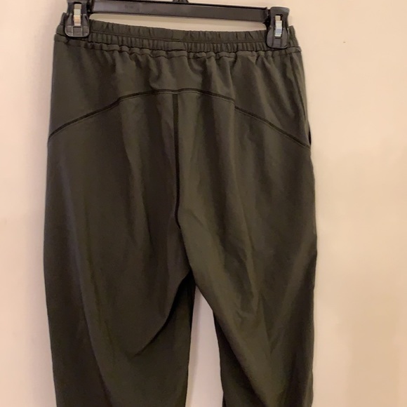 Lululemon Capris - Picture 3 of 5